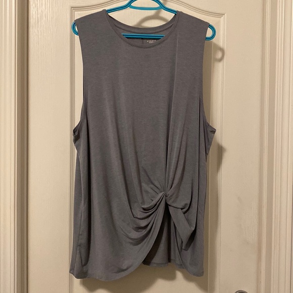 Grey tank top with knot at waist - Picture 1 of 3